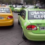 Los taxistas argentinos consiguen que C贸rdoba requise coches de Uber