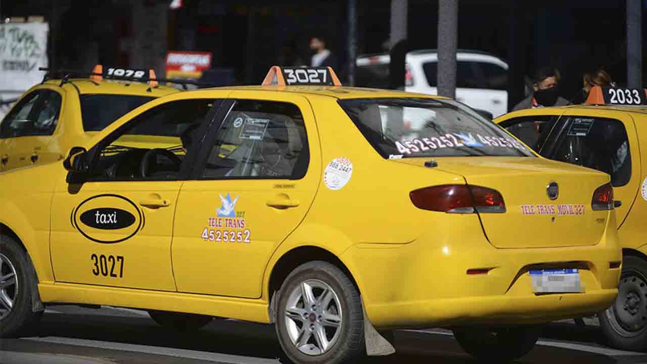 4.000 taxistas de Córdoba recibirán ayudas de 15.000 pesos