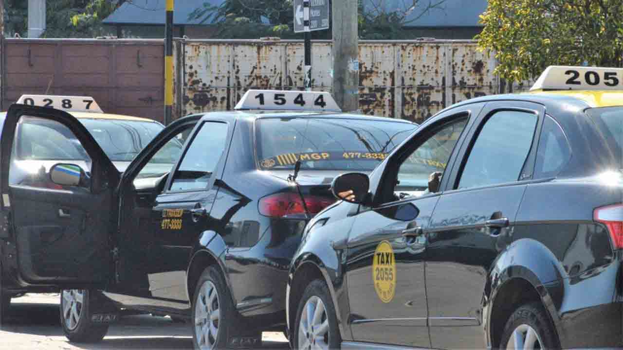 Los taxistas de Mar de Plata no bajan la guardia contra Uber