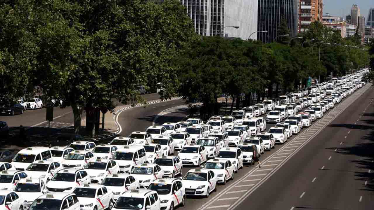 La Comunidad de Madrid trabaja en el nuevo reglamento del taxi