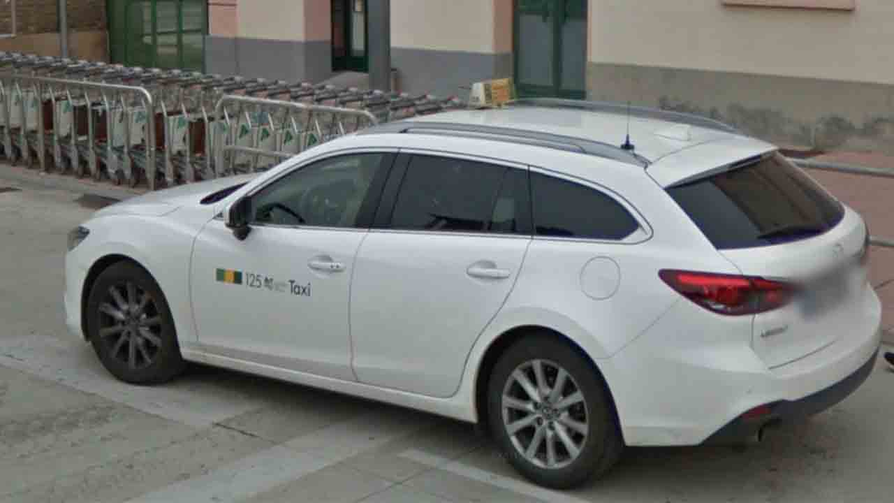 La mitad de los taxis de Pamplona son eléctricos o híbridos
