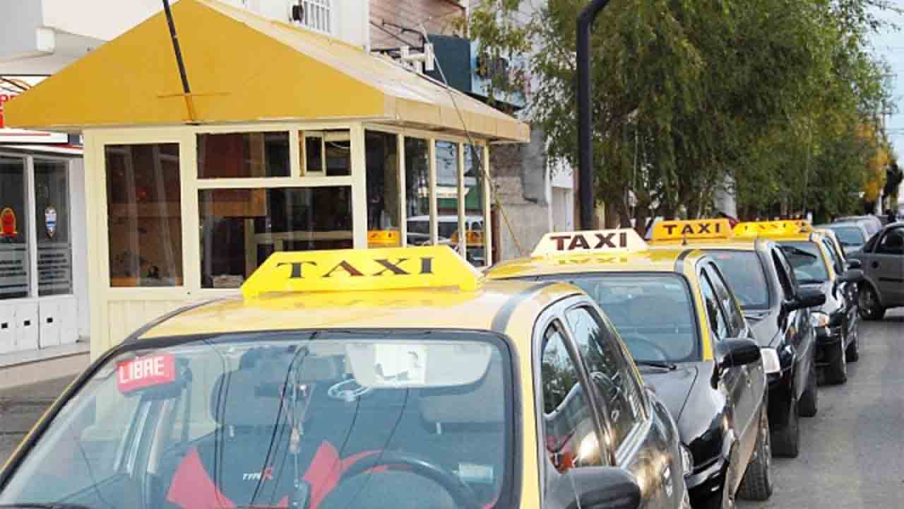 Los taxistas de RÃ­o Gallegos siguen esperando que lleguen las sanciones a Uber