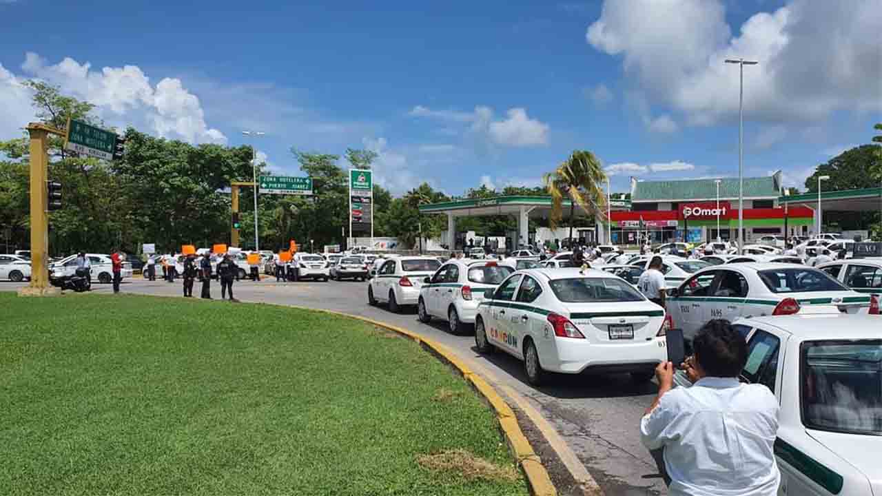 Movilización del taxi en Quintana Roo contra la competencia desleal de Uber