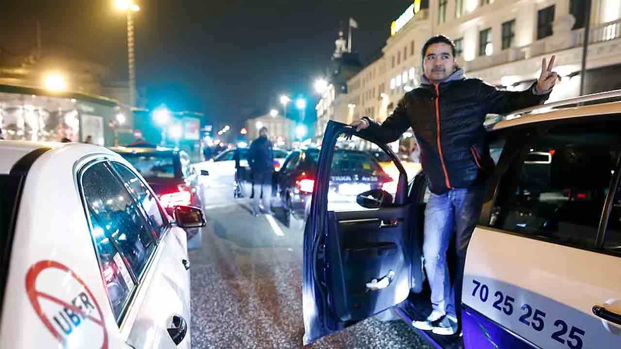 Nueva protesta de los taxistas en Copenhague contra Uber