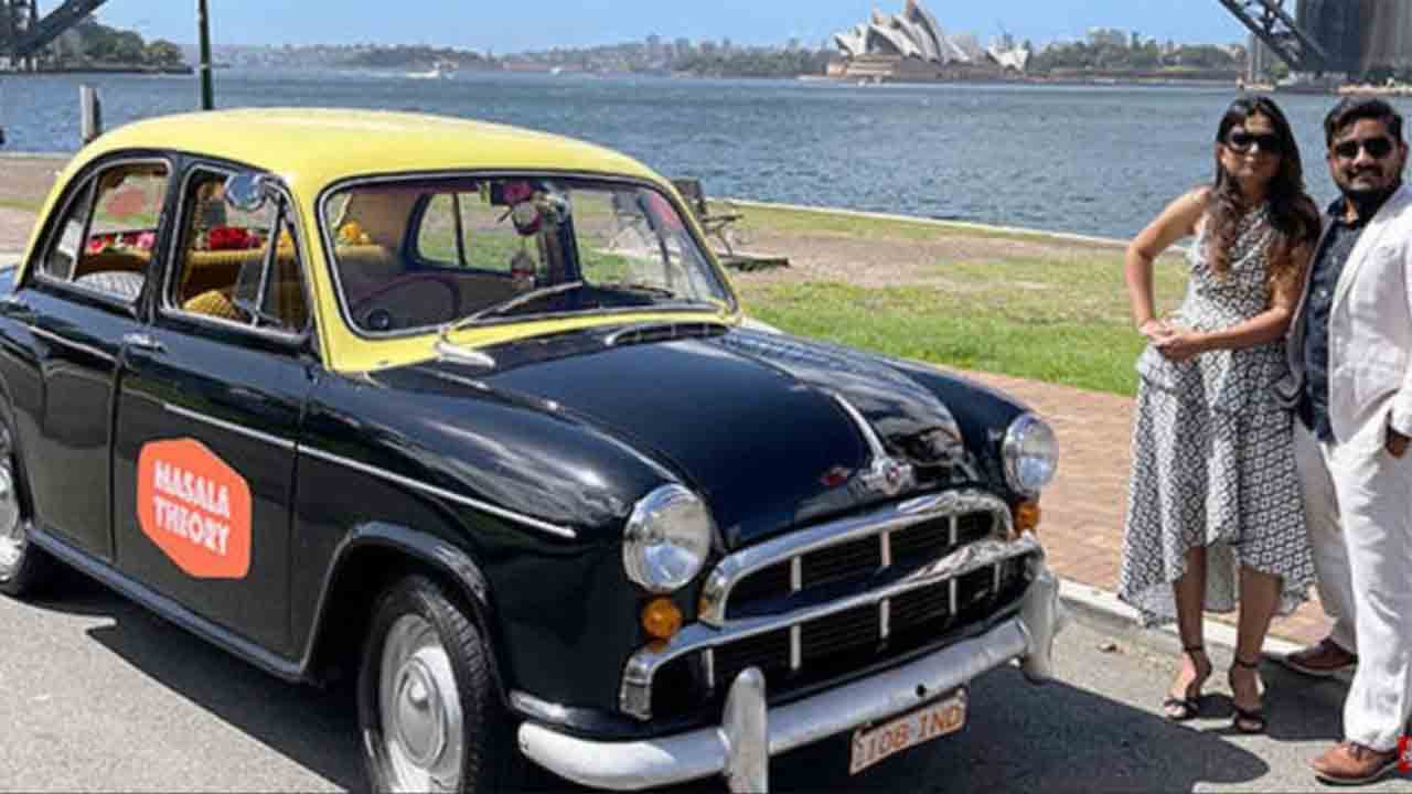 Jamie Robinson, el taxista que conduce un Hindustan Ambassador en Australia