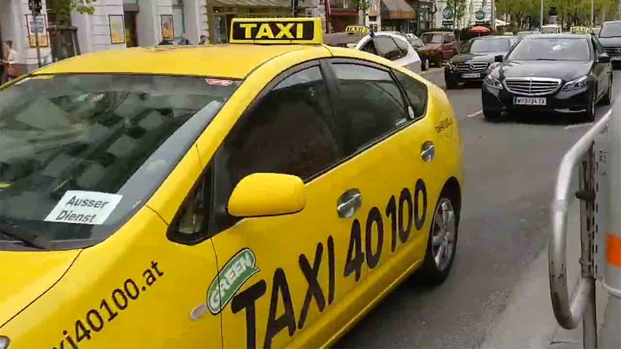 Protesta de los taxistas en Viena contra Uber