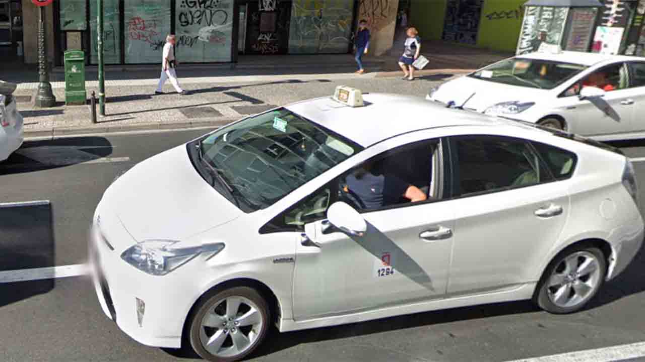 Agrede a un taxista en Zaragoza por pedirle que se pusiera la mascarilla