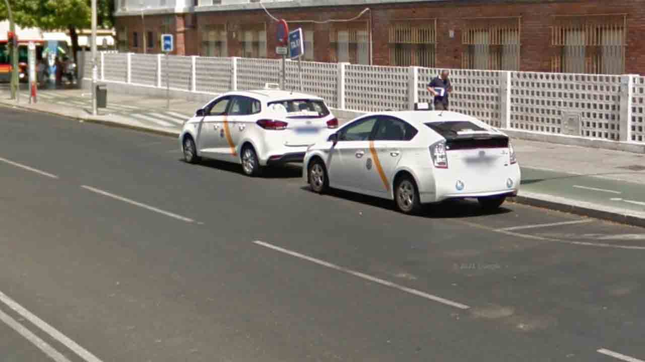 El Ayuntamiento de Sevilla aprueba realizar un estudio de viabilidad del taxi y de los VTC