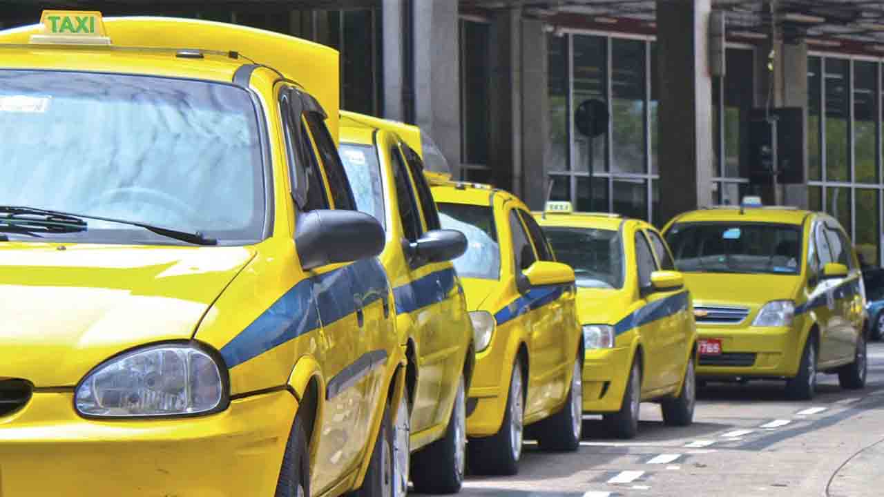 Los taxistas brasileiros resisten gracias a una app pública creada por el gobierno en 2017