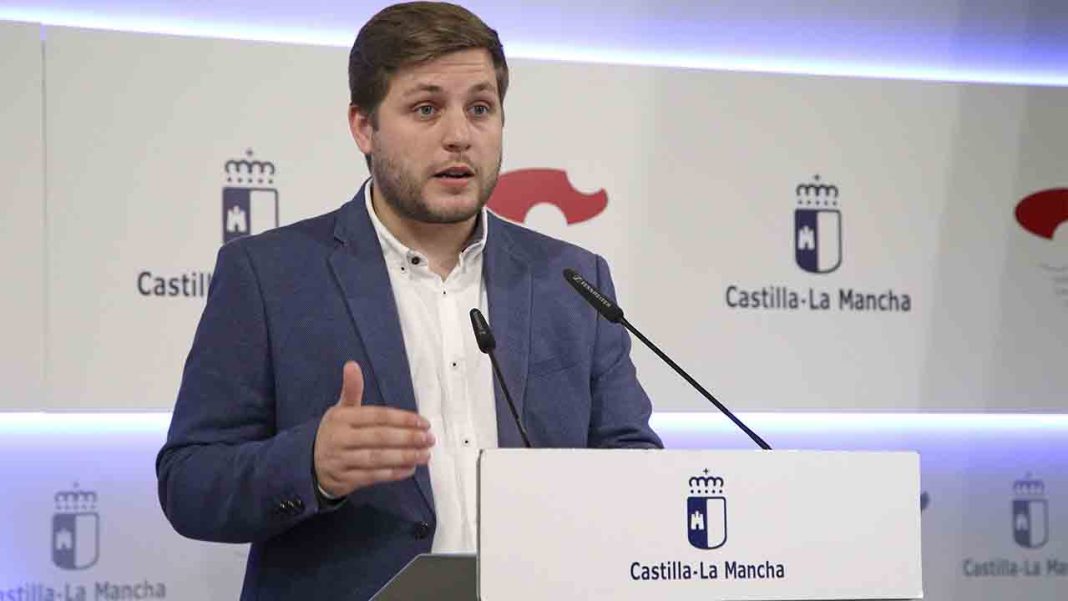 Castilla-La Mancha plantea imponer 15 minutos de precontratación a Uber y Cabify