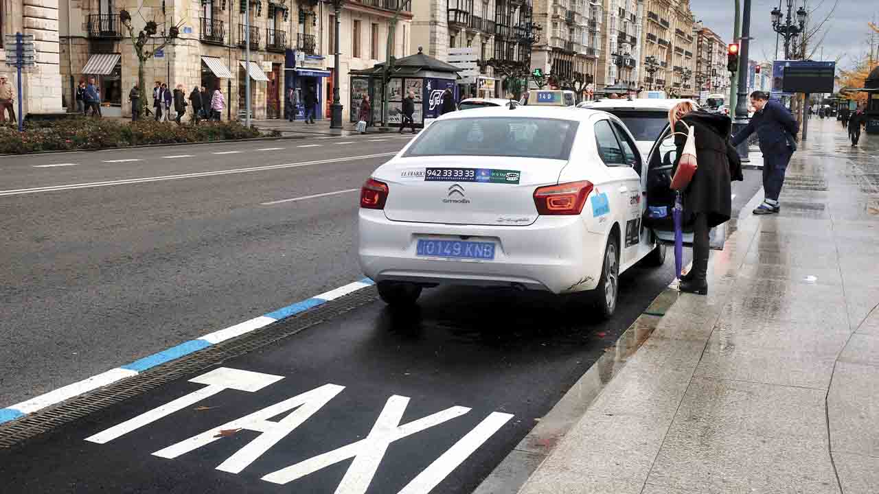 Educación recurre la resolución del recurso de los taxistas cántabros contra el concurso del transporte escolar
