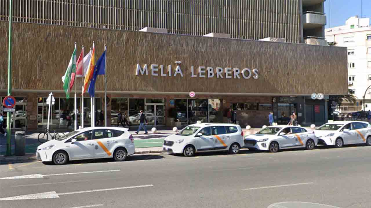 Un taxista de Sevilla víctima de una salvaje agresión por un conductor de bus