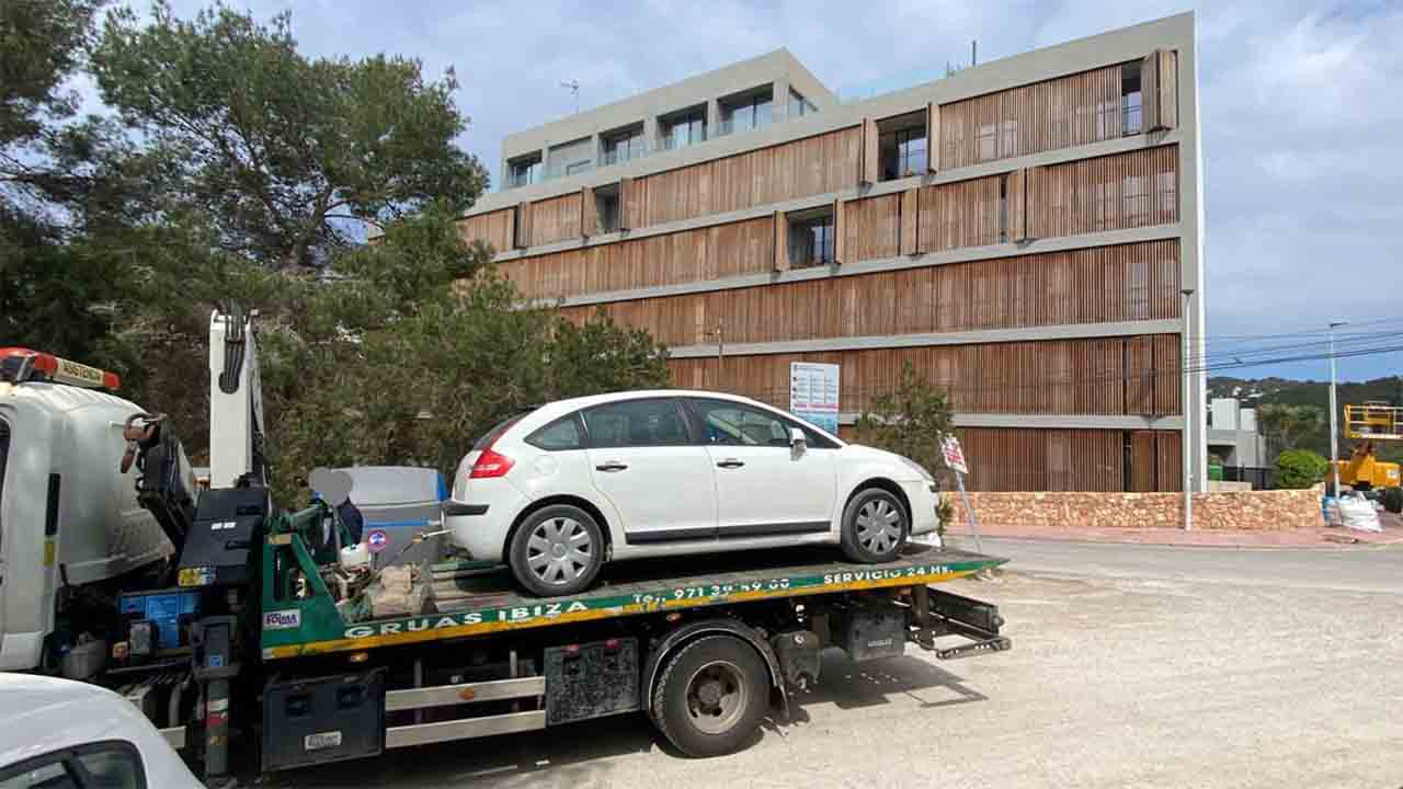 Inmovilizados cuatro vehículos piratas en Ibiza en el fin de semana
