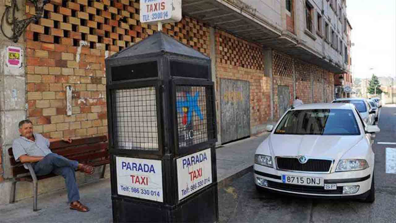El PSOE de Porriño propone un bono-taxi para llevar al médico a los mayores