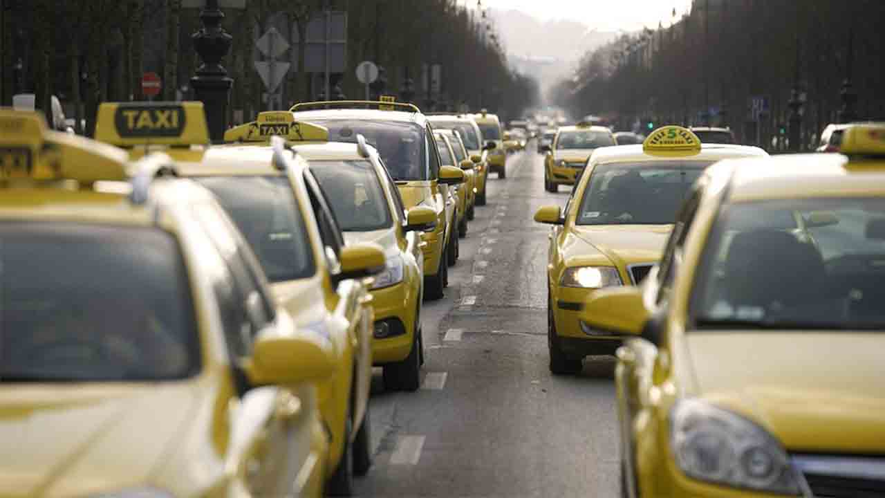 Las empresas de Budapest aumentan las cuotas a los taxistas tras el aumento de tarifas