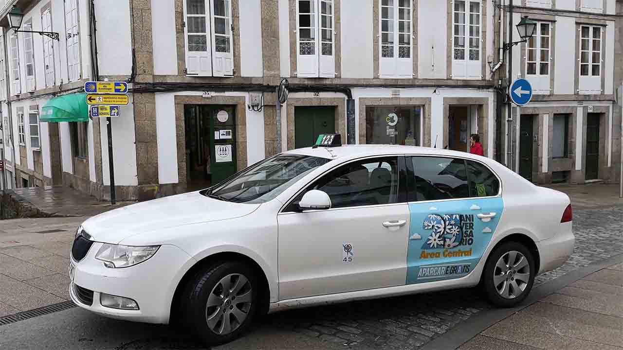 Santiago de Compostela destina 15.000 euros en ayudas para uso del taxi