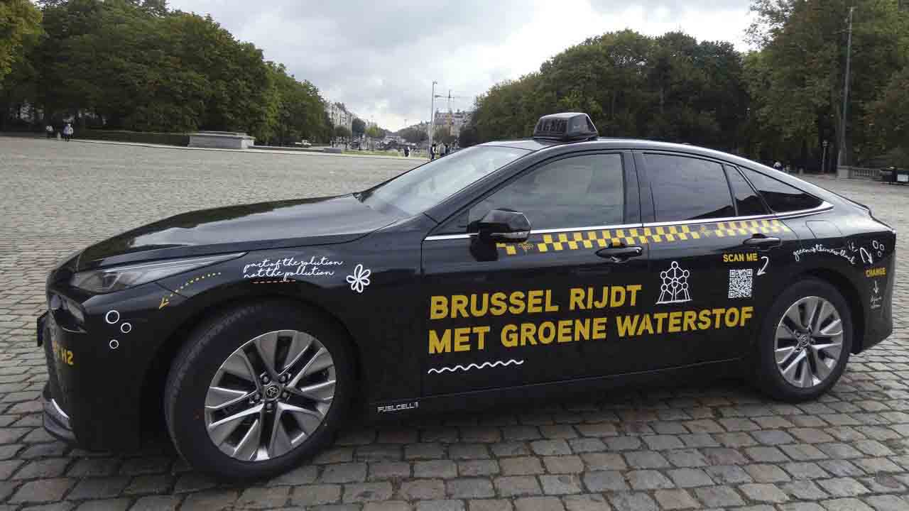 Bruselas prueba en sus calles el primer taxi a hidrógeno