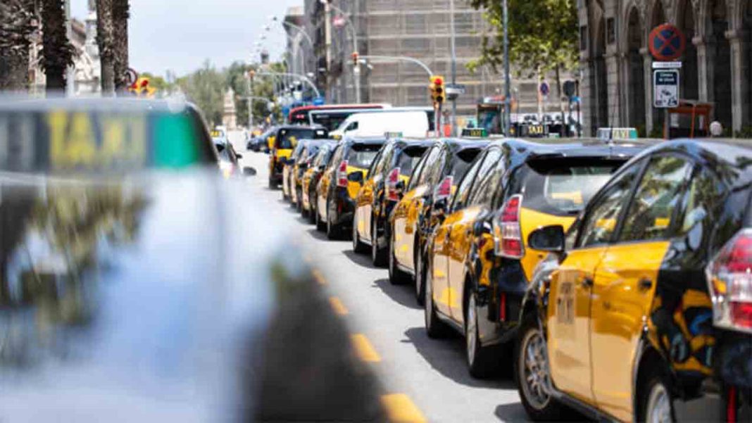 Los taxistas de Barcelona colapsarán el Paseo de Gràcia el 6 de octubre