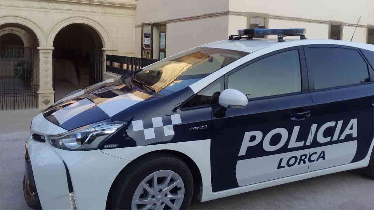 4.000 euros de multa e inmovilización del vehículo a un pirata del taxi en Lorca