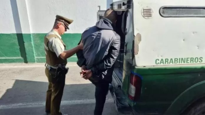 Detenido un taxista pirata que atacó con un cuchillo a una madre y a su hijo menor (Chile)