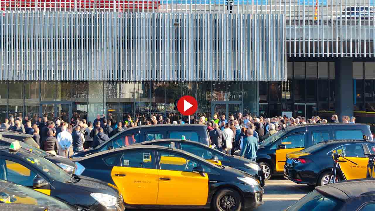 Los taxistas de Barcelona estallan contra Free Now y por el incumplimiento del decreto
