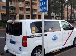 Más licencias de taxi en Dénia y más exámenes para mejorar el servicio