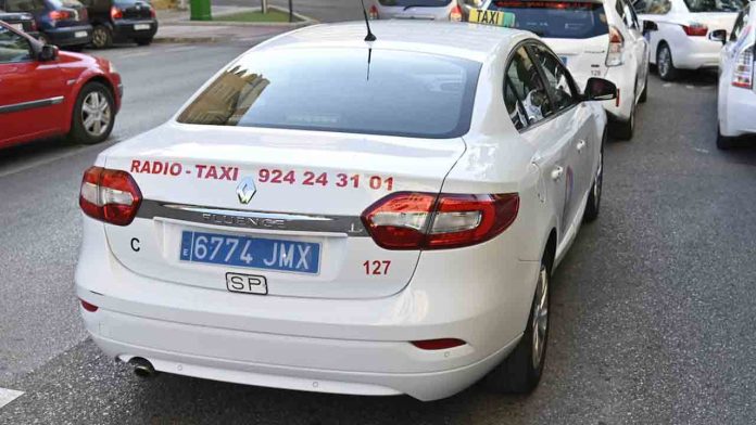 Atraco con violencia a un taxista en Badajoz por la noche