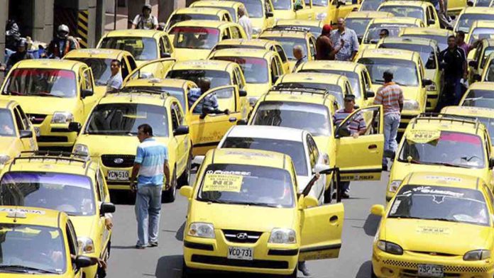 Los taxistas de Colombia levantan el paro tras un acuerdo con el Gobierno