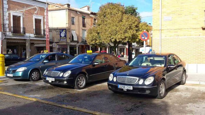 Robo a un taxista en Ciudad Rodrigo, Salamanca, a punta de navaja