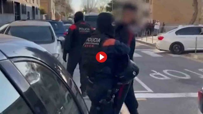 Detenidas cuatro personas por asaltar un taxista en la Ronda Litoral de Barcelona