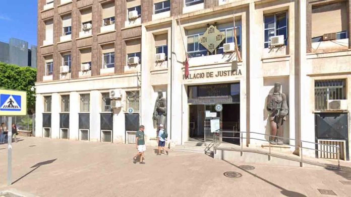 Condenan a un concesionario al pago de 14.300 euros a un taxista de Murcia por las averías en el vehículo