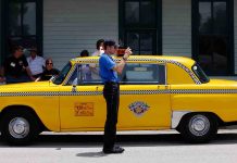 El Senado de Illinois aprueba un proyecto de Ley sobre la seguridad de Uber El Senado de Illinois aprueba un proyecto de Ley sobre la seguridad de Uber