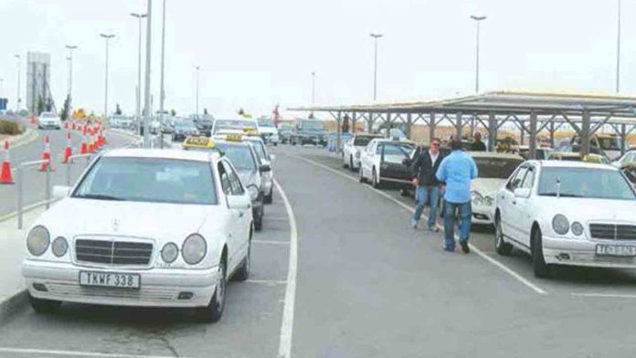 Conflicto en el aeropuerto de Larnaca entre los taxistas grecochipriotas y turcochipriotas