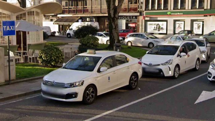 A Coruña ya tiene dos aplicaciones para solicitar taxi