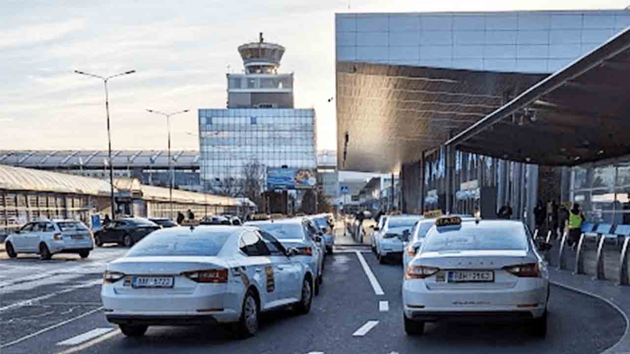 Uber gana una licitación para prestar servicio en el aeropuerto de Praga