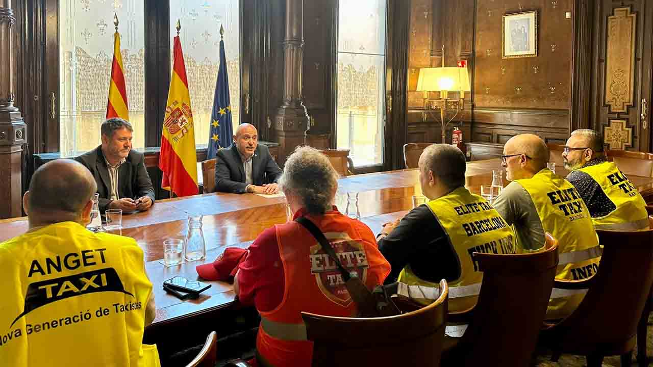 Reunión del sector del taxi con el Delegado del Gobierno en Catalunya