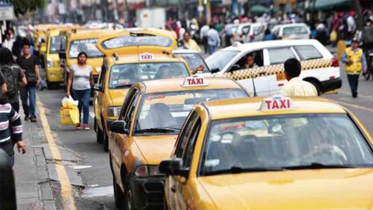 ¿Cuáles son los requisitos para poder trabajar con un taxi en Perú?