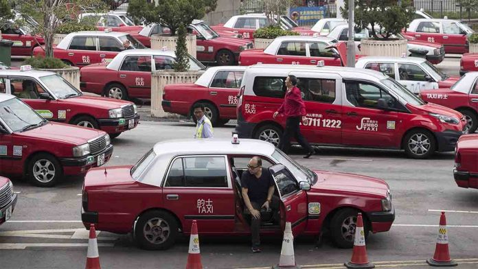 Hong Kong se propone seriamente mejorar el servicio del taxi
