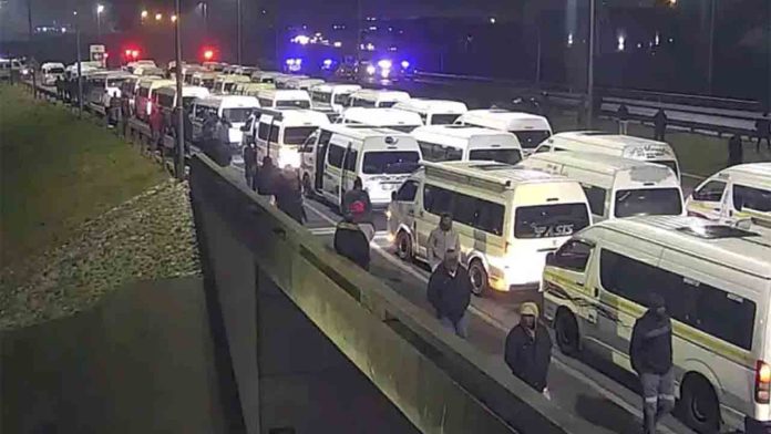 Cinco muertos en Ciudad del Cabo en medio de violentas protestas por huelga de taxis