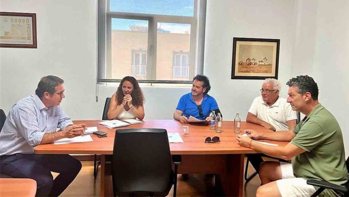 El ayuntamiento de Puerto del Rosario se reúne con Adivia y con sector del taxi