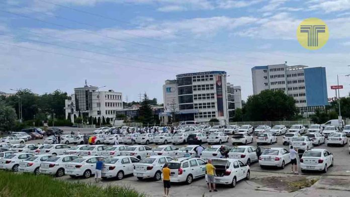 Los taxistas de Galați convocan tres días de protestas contra Uber y Bolt