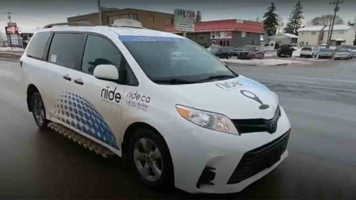 El aeropuerto de Saskatoon veta la entrada a la empresa de taxis Riide