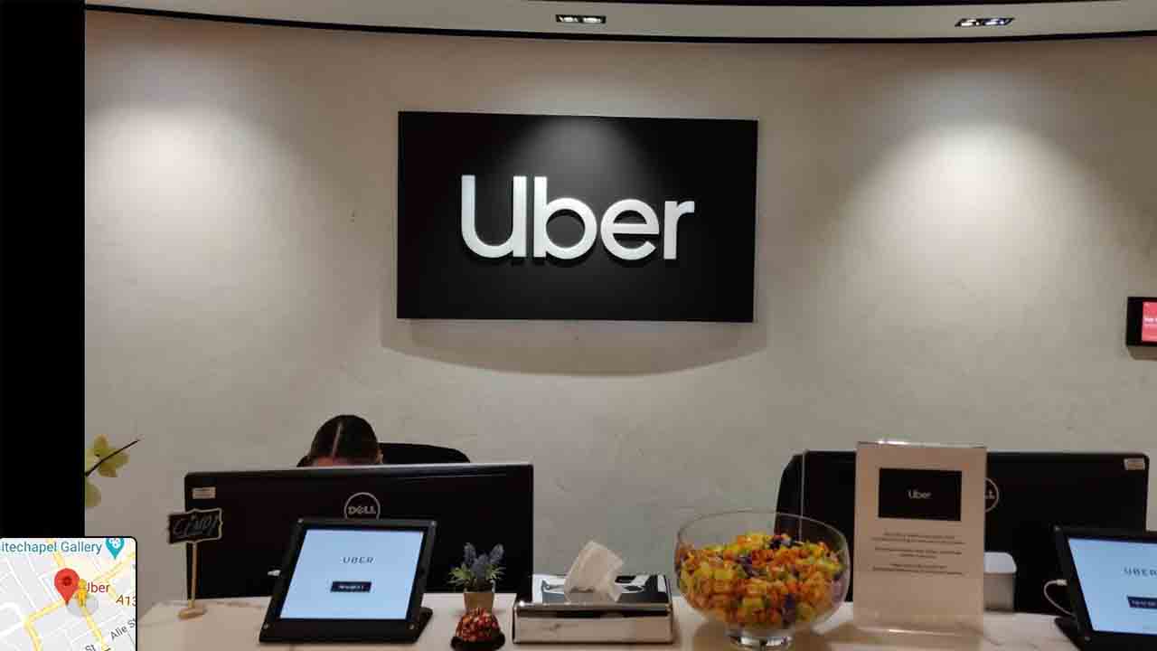 Taxistas franceses demandan a Uber por competencia desleal