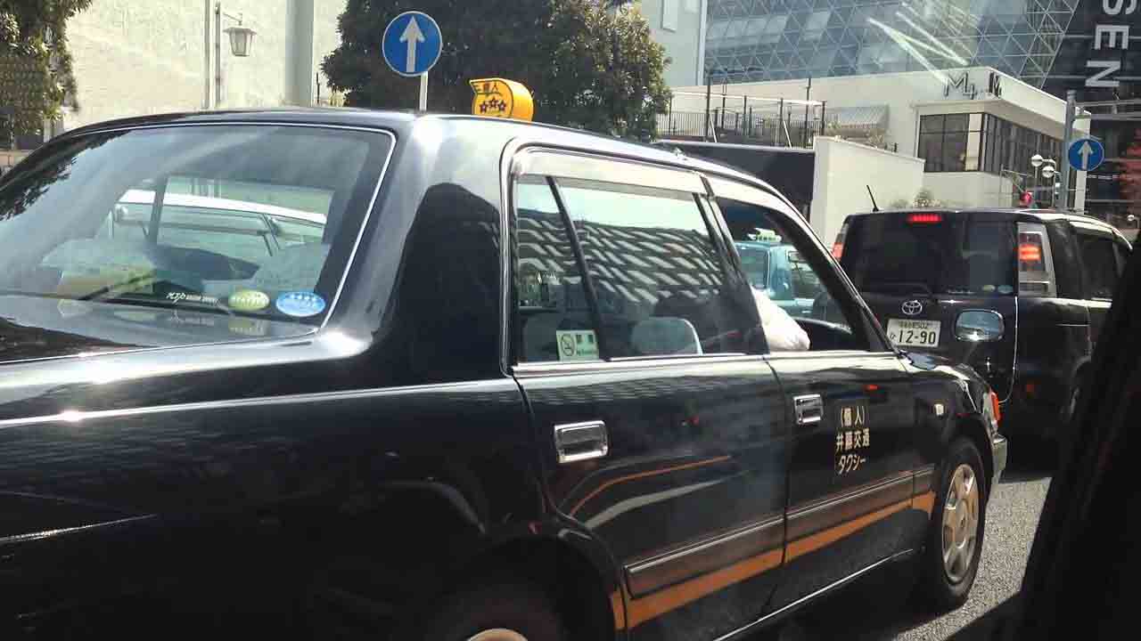 Detienen a un policía por agredir a un taxista en Aichi, Japón