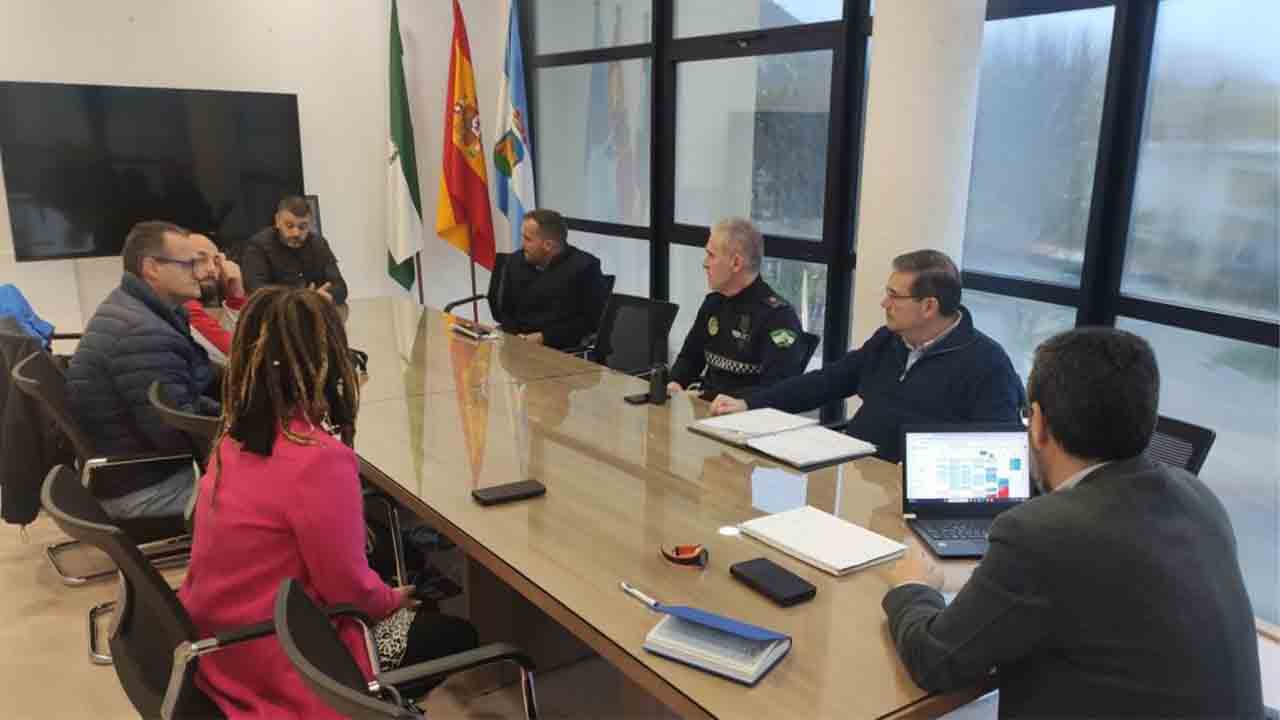 Reunión entre el Ayuntamiento de La Línea y el taxi por la Vuelta Ciclista a Andalucía