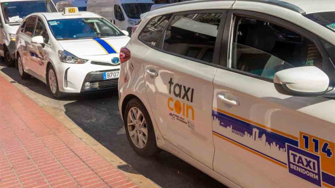 Benidorm incorpora una App para solicitar los taxis