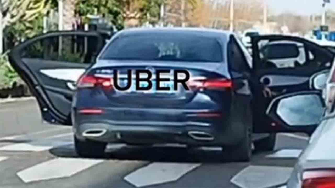 Uber recoge clientes en las paradas de taxi de Ibiza