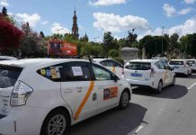 Los taxistas exigen la regulación de los VTC en Andalucía
