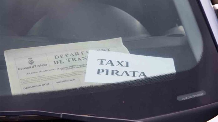 Despedido el portero de una discoteca de Ibiza por captar taxis pirata