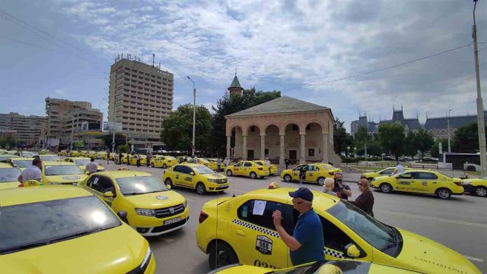 Los conductores de Uber y Bolt comienzan a invadir los carriles taxi en Iași
